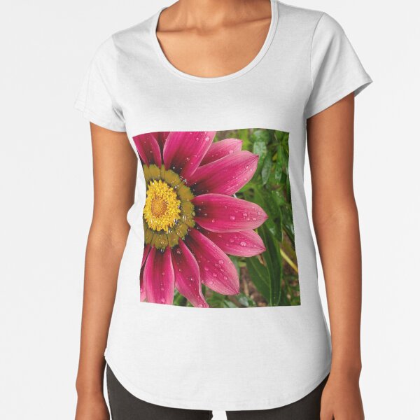 Echinachea flower with morning raindrops Premium Scoop T-Shirt