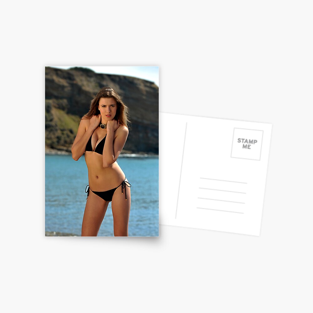 Bikini model posing in front of ocean in Palos Verdes,