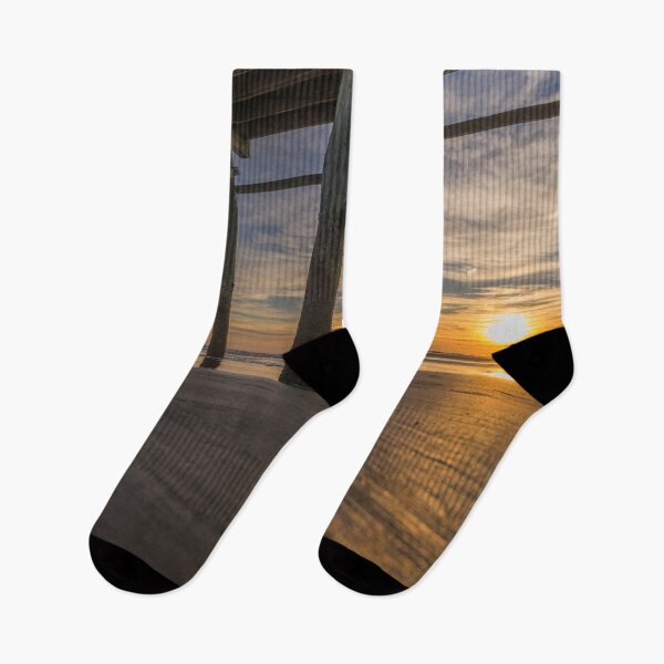 Artikelvorschau, Pier Sonnenuntergang 3 entworfen und verkauft von KensLensDesigns.