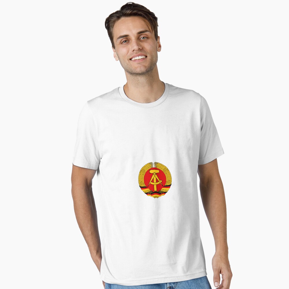 Artikel-Vorschau von Essential T-Shirt, designt und verkauft von comradejordan.
