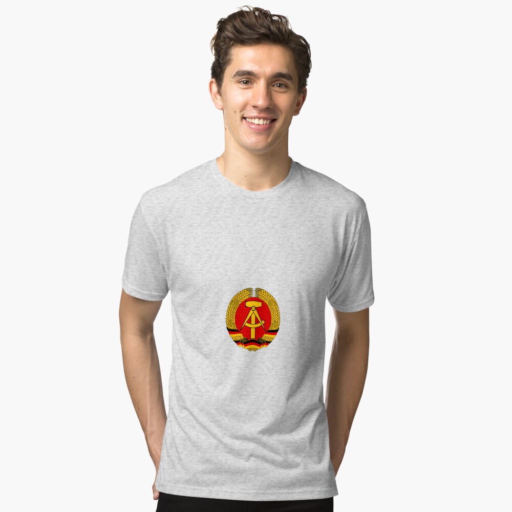 Artikel-Vorschau von Vintage T-Shirt, designt und verkauft von comradejordan.