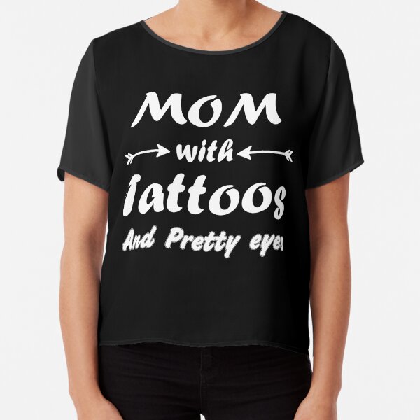 Mujer Mujer Cita Divertida Día De La Madre Para Una Mamá Tatuada Camiseta Cuello V