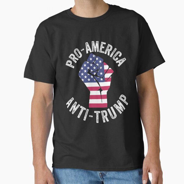 Vista previa del artículo con la obra « Pro-America Anti-Trump -USA Flag BLM Logo», diseñado y vendido por Sutra-Lotus-Co.