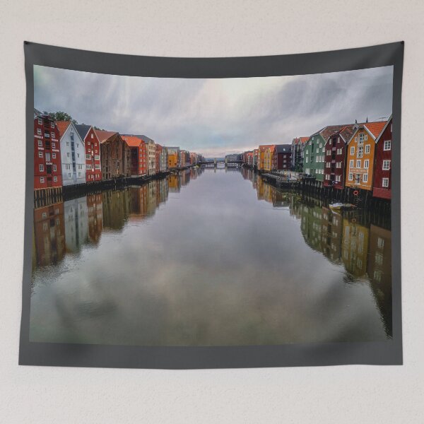 Artikelvorschau, Altstadt - Trondheim, Norwegen entworfen und verkauft von Kathy Weaver.