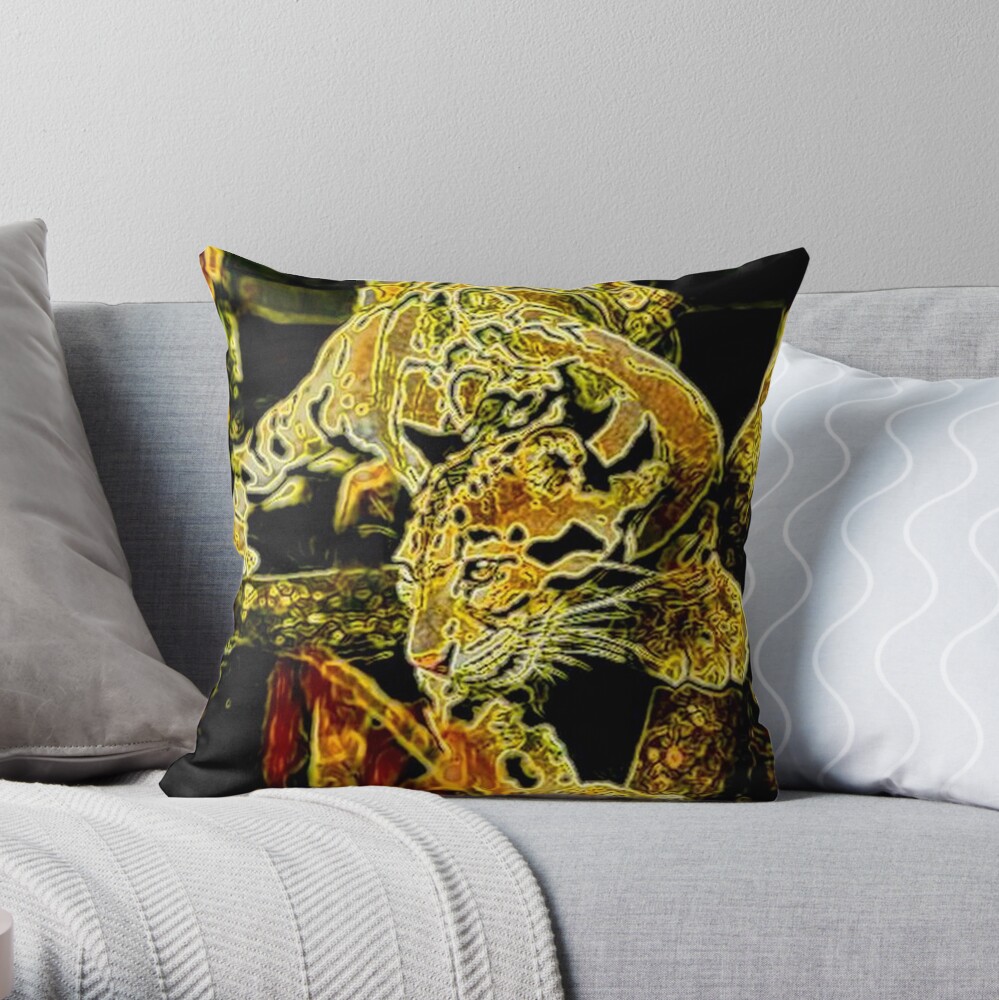 GOLDEN LEOPARD Throw Pillow