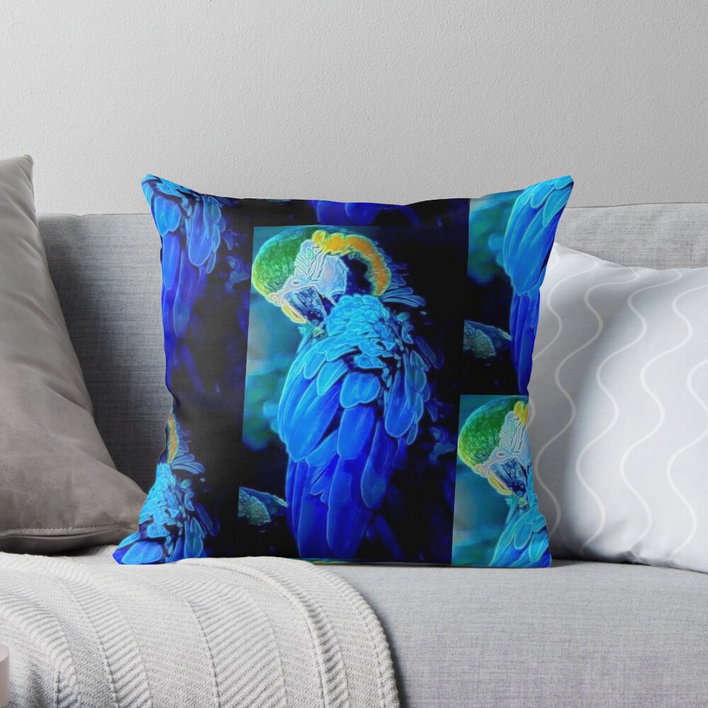 PARROT IN PARADISE Throw Pillow