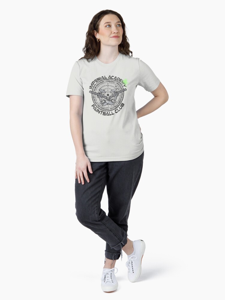 Imagen 4 de 7, Camiseta esencial con la obra disparo, diseñada y vendida por kg07.