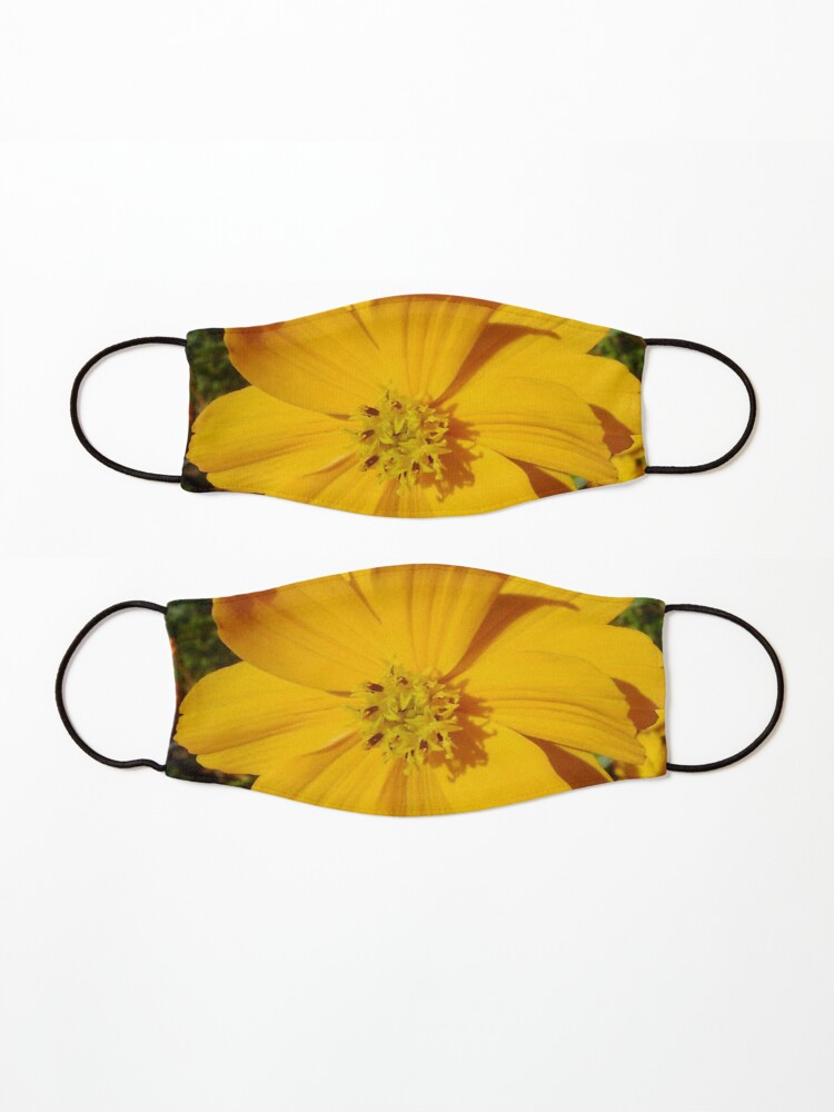 Alternate view of Unrestricted Flower Mask