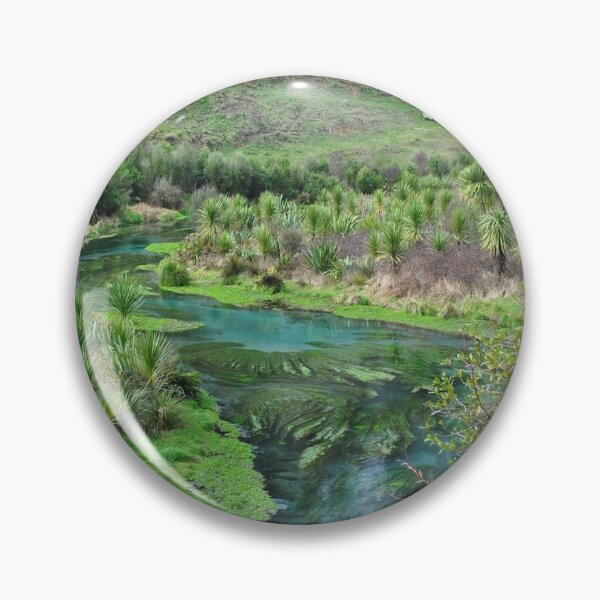 Artikelvorschau, Turquoise waters of a New Zealand river entworfen und verkauft von EstelleRossetti.