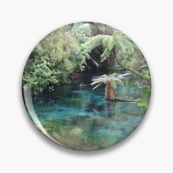 Artikelvorschau, Turquoise waters of a New Zealand river entworfen und verkauft von EstelleRossetti.