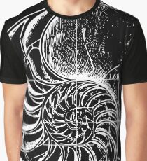 Fibonacci on a nautilus shell Graphic T-Shirt