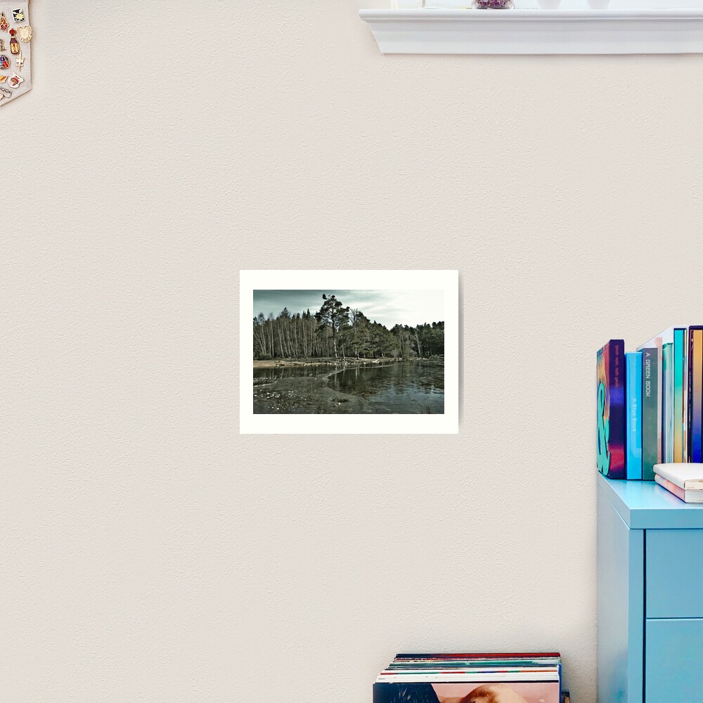 Frozen Loch an Eillen Aviemore Art Print