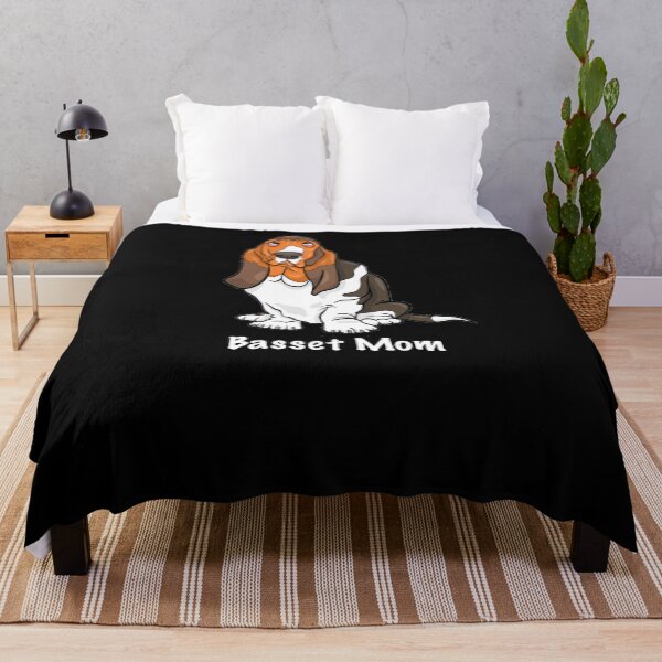 Artikelvorschau, Basset Hound Mom - Nettes Basset Hound Geschenk - Basset Hound Shirt entworfen und verkauft von Galvanized.