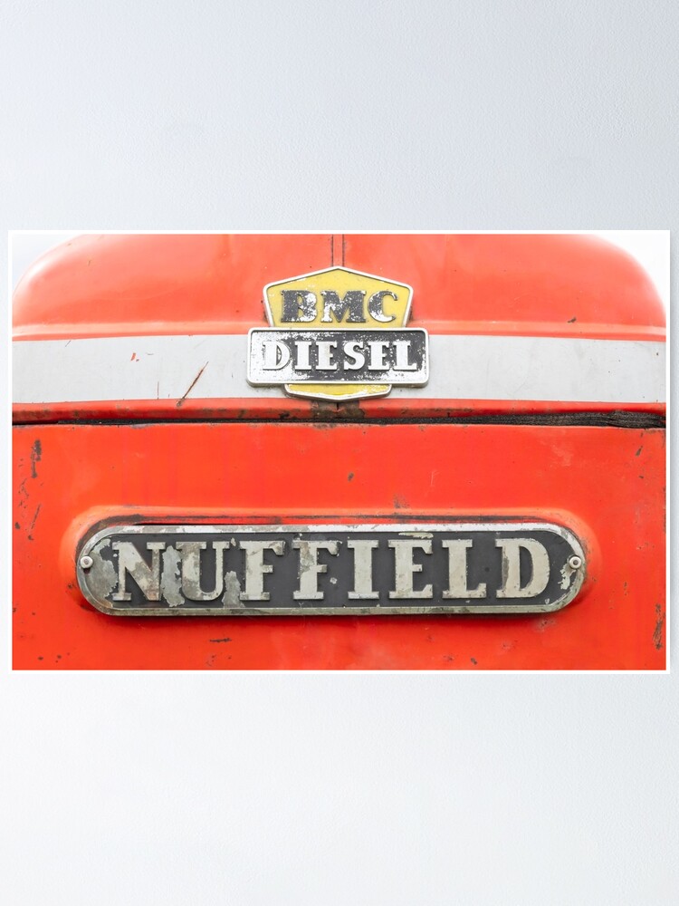 NUFFIELD UNIVERSAL TRACTOR BADGE.