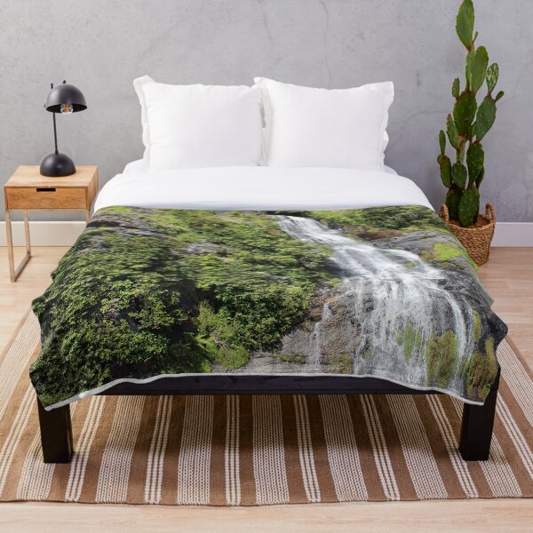 Aperçu de l'œuvre Cascade de dégel de printemps créée et vendue par lolla-doesstuff.