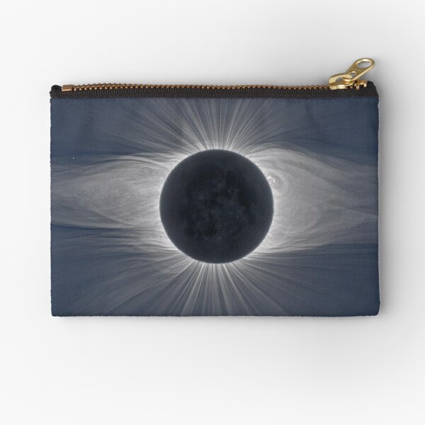 Beautiful image of the Sun&#39;s corona during a solar eclipse Zipper Pouch