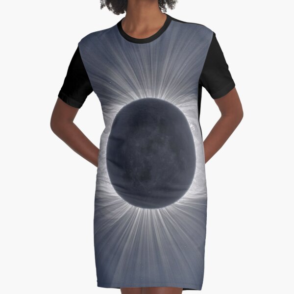 Beautiful image of the Sun&#39;s corona during a solar eclipse Graphic T-Shirt Dress