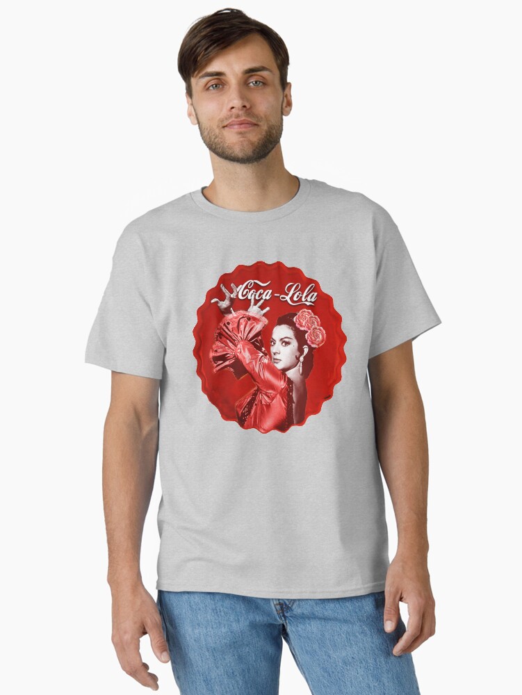 Imagen 1 de 7, Camiseta clásica con la obra Diseño Chapa Coca-Lola, diseñada y vendida por danimota.