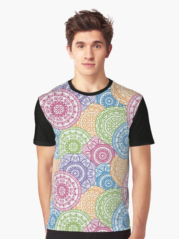 Imagen 1 de 5, Camiseta gráfica con la obra Mandalas 1, diseñada y vendida por weloveboho.