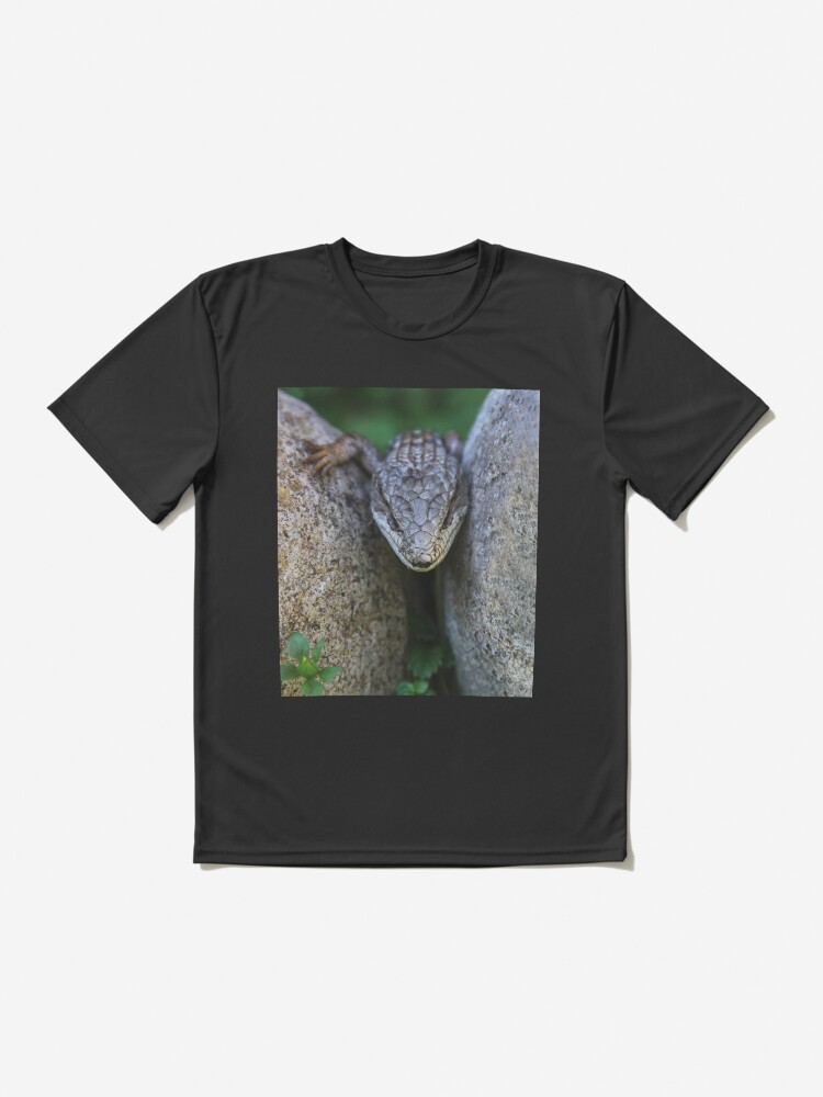 Thumbnail 2 von 7, Funktionsshirt, wo ich lebe. Meine Katze Suki bringt oft eine von der hinteren Terrasse herein designt und verkauft von heatherfriedman.