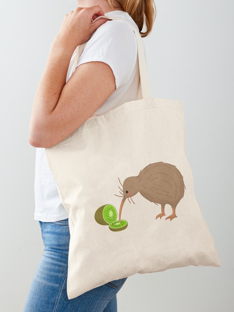 Kete kiwi (kiwi feather bag) | Collections Online - Museum of New Zealand  Te Papa Tongarewa