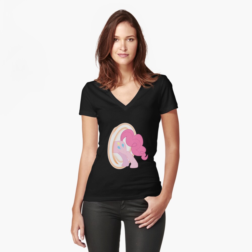 Aperçu de l'œuvre T-shirt moulant col V créée et vendue par PinkieTheRipper.