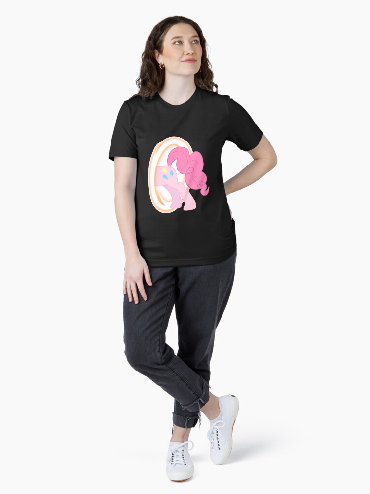 Aperçu 4 sur 7. T-shirt essentiel avec l'œuvre Portail Pinkie #2 créée et vendue par PinkieTheRipper.