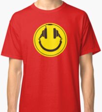 Headphones smiley wire plug Classic T-Shirt