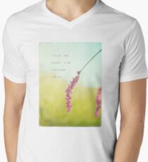 Kiss Me T-Shirt mit V-Ausschnitt für Männer