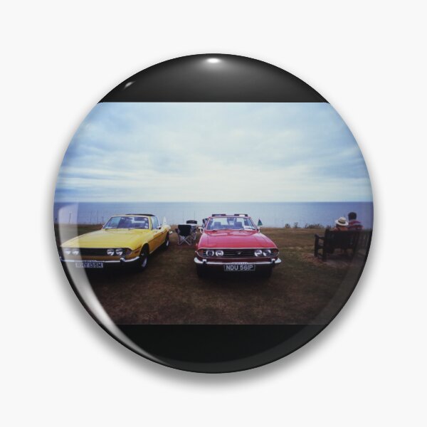 Item preview, Vista al mar con coches antiguos con pareja sentada - Kent, Inglaterra designed and sold by LucaRocchini.