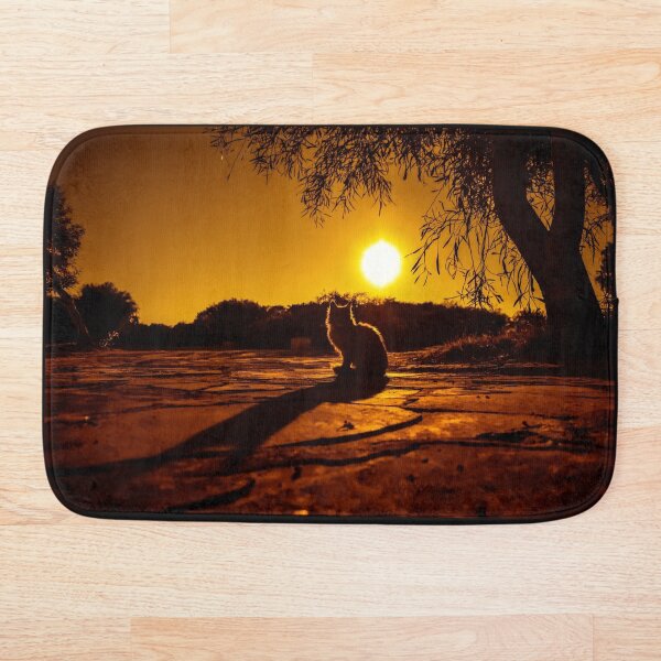 Aperçu de l'œuvre Chat se découpant contre le coucher du soleil créée et vendue par KittySwag.