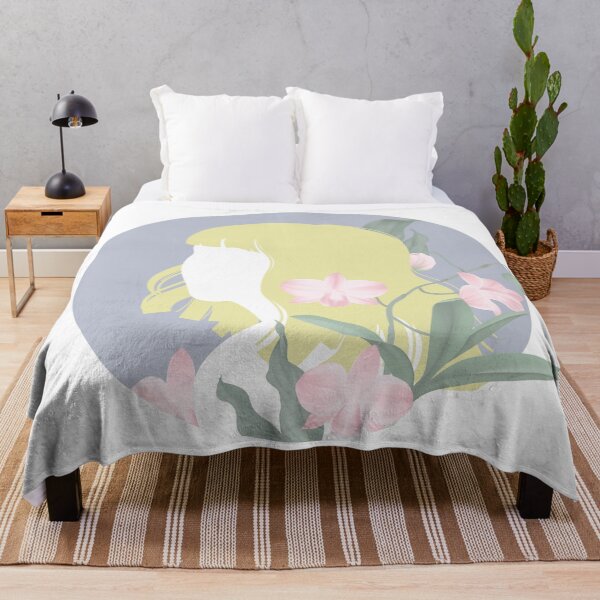 Artikelvorschau, Gelbe Haarmädchenschattenbild mit blühenden rosa Dendrobium Orchideenblumen entworfen und verkauft von Posh31.