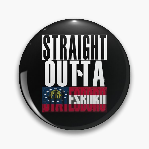 Aperçu de l'œuvre Drapeau Straight Outta Statesboro Georgia par Merch Creation Studio créée et vendue par MerchCStudio.