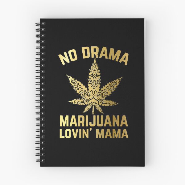 Aperçu de l'œuvre Cannabis No Drama Marijuana Loving Mama créée et vendue par carolynwel662.