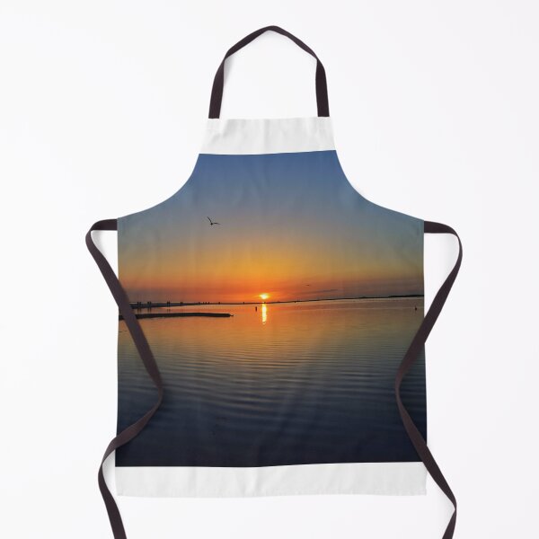 Artikelvorschau, Sonnenuntergang über dem Wasser entworfen und verkauft von Kirstynmichelle.