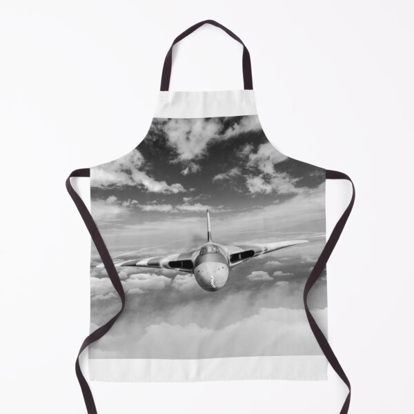 Artikelvorschau, Avro Vulcan mit dem Kopf über den Wolken in Schwarzweiß entworfen und verkauft von Flight Artworks.