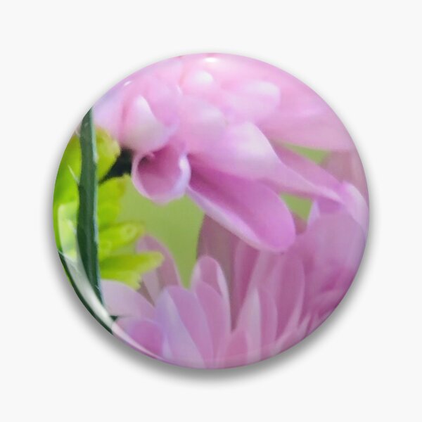Artikelvorschau,  und ich bemerke sie überall. Dieses Bild wurde von einem Blumenstrauß gemacht, den ich vor langer Zeit erhalten habe. Vielen Dank, dass Sie unabhängige Künstler wie mich und Tausende weitere unterstützen. entworfen und verkauft von yyrom445.