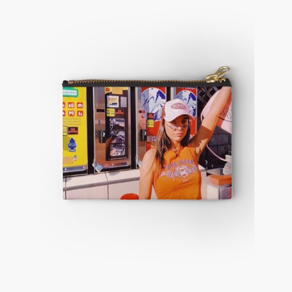 Artikelvorschau, Emma Chamberlain – Orange und Vintage entworfen und verkauft von Molly Made.