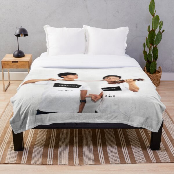 Two set violin Throw Blanket
