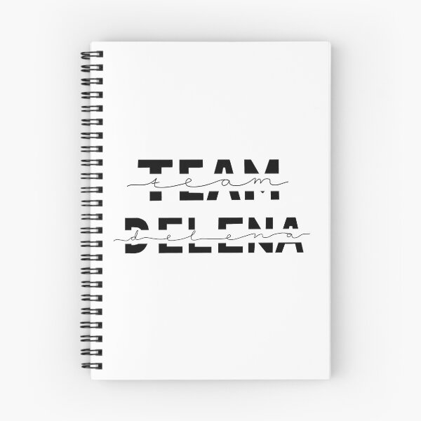Aperçu de l'œuvre Équipe Delena Sticker créée et vendue par Sofia Bella.