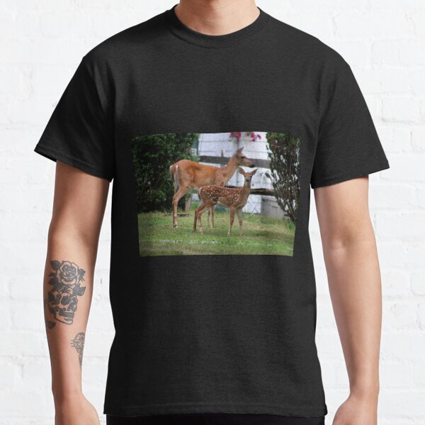 Deer: Doe and Fawn Classic T-Shirt