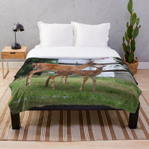 Deer: Doe and Fawn Throw Blanket