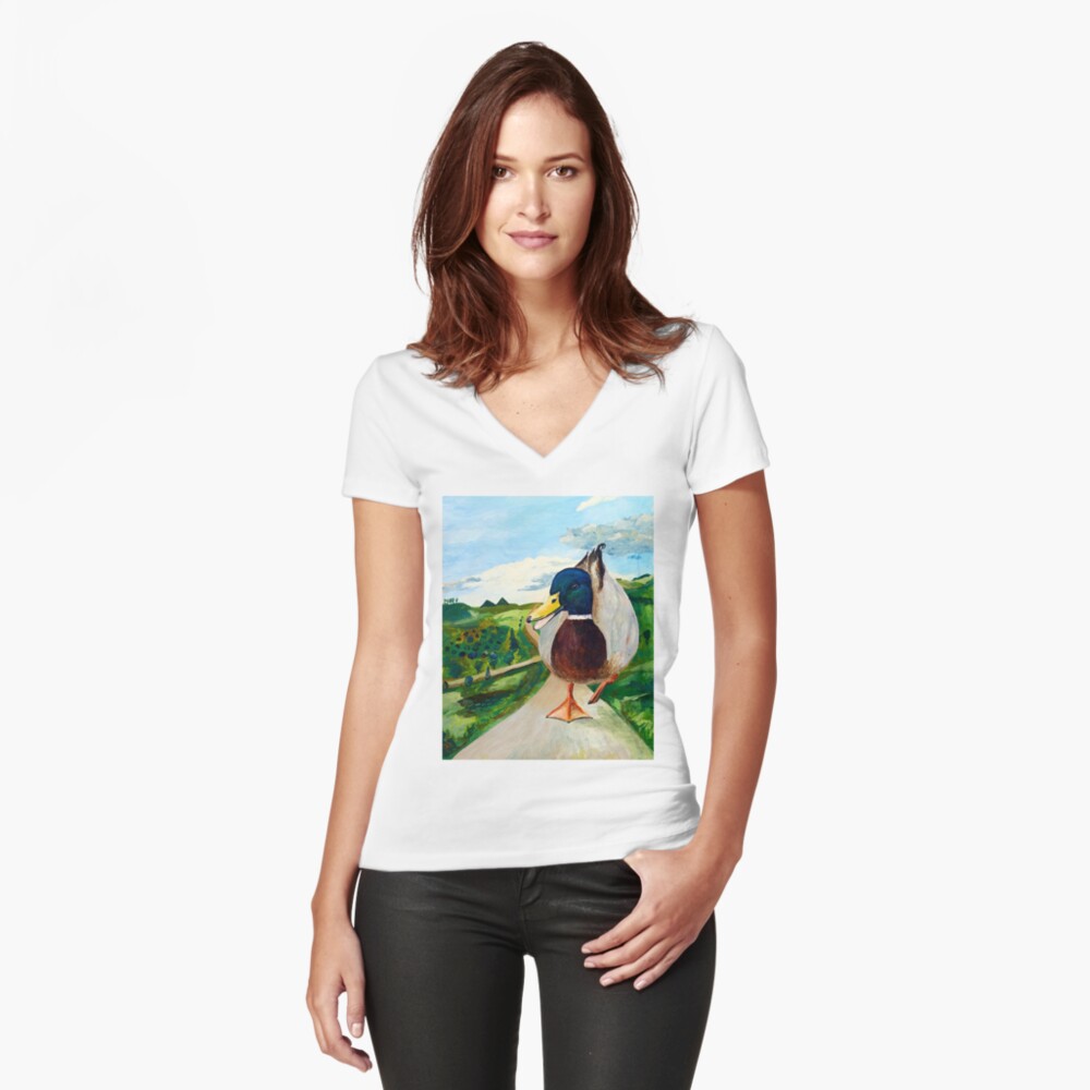 Artikel-Vorschau von Tailliertes T-Shirt mit V-Ausschnitt, designt und verkauft von LillianBerthel.