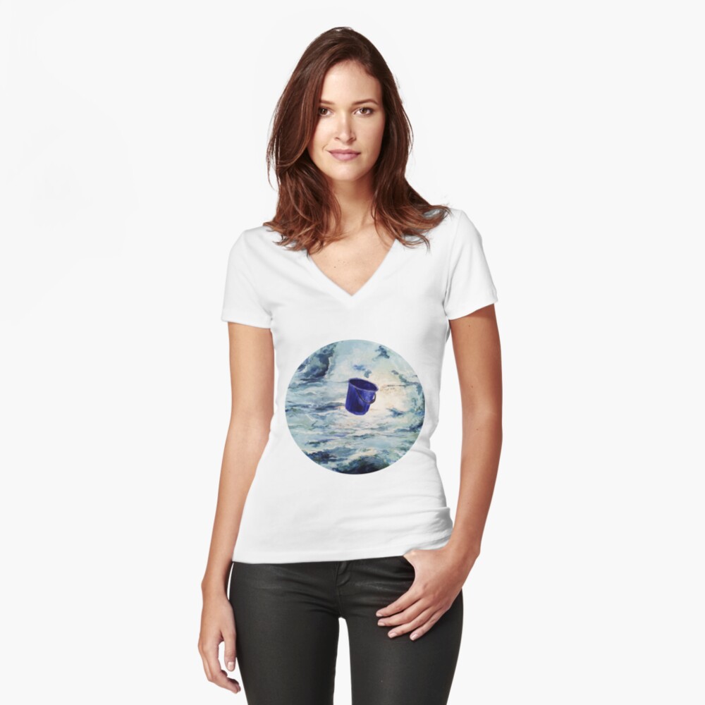 Artikel-Vorschau von Tailliertes T-Shirt mit V-Ausschnitt, designt und verkauft von LillianBerthel.