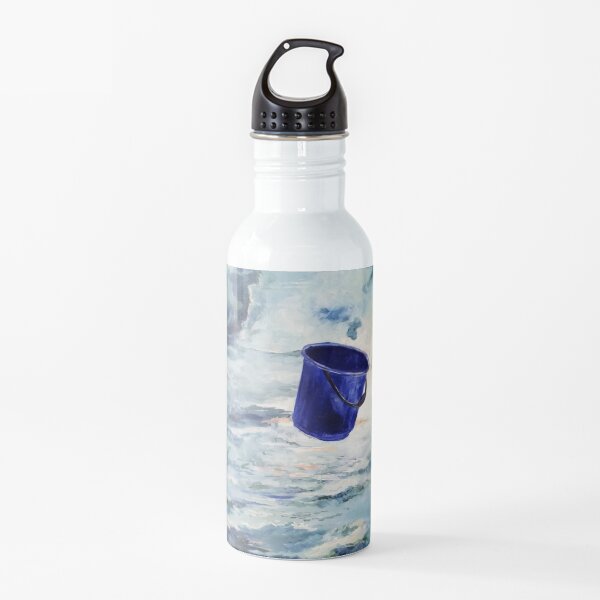 Ein blauer Eimer fliegt durch die Wolken Trinkflasche