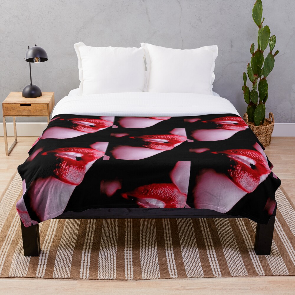 HOT LIPS Throw Blanket