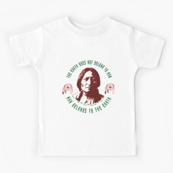 Vista previa del artículo con la obra «La tierra no pertenece al hombre, el hombre pertenece a la tierra.», diseñado y vendido por nativeStor.