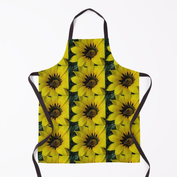 Aperçu de l'œuvre Gazania 12 - Gazania avec photo d'abeille créée et vendue par Heatherian.