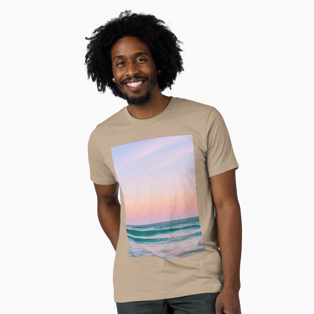 Aperçu de l'œuvre T-shirt chiné créée et vendue par Tasneemmo.