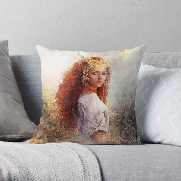 Elen Throw Pillow